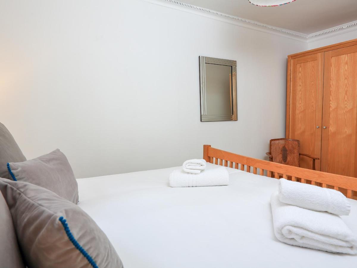 Apartamento The Corner House Dartmouth Exterior foto